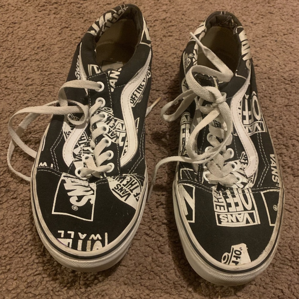 Vans off the wall ( black and white)